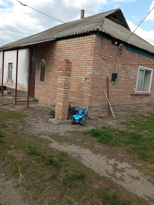 Продам будинок, з велик,учасником,,ціна дог