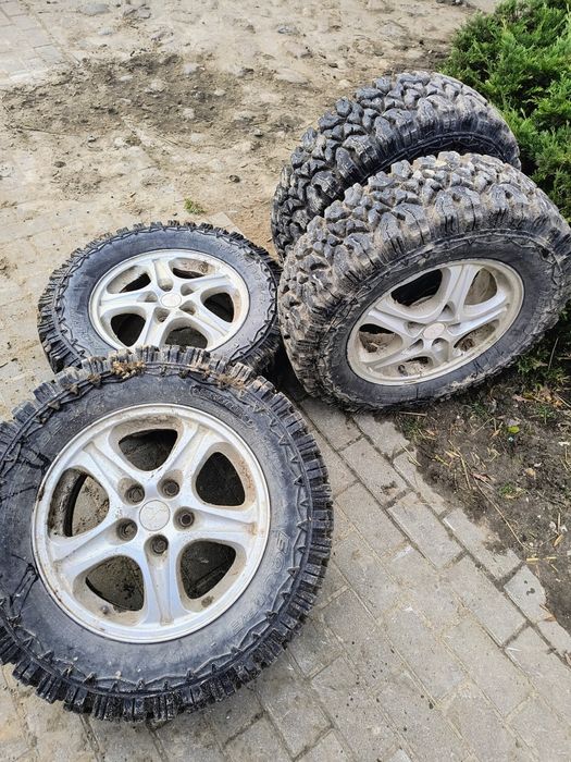 Komplet kół 215/65/16
