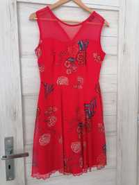 Czerwona sukienka w kwiaty 38