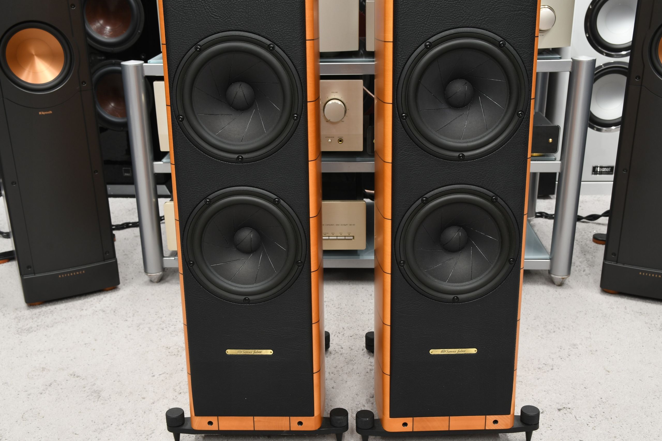 Kolumny Głośnikowe podłogowe stereo Sonus Faber Cremona Tower