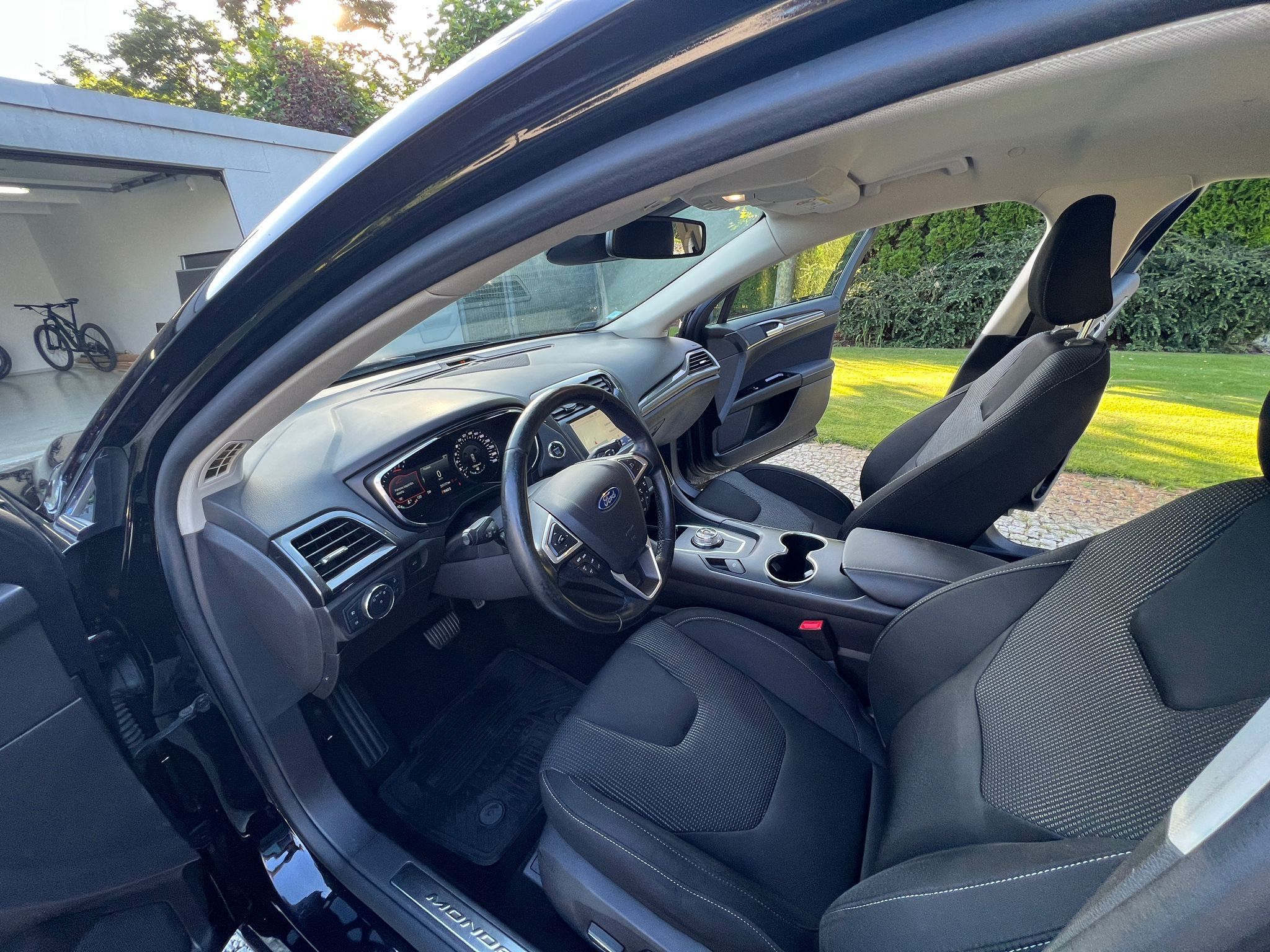 Ford Mondeo 2.0 EcoBlue 190KM, A8, FWD Titanium 5D