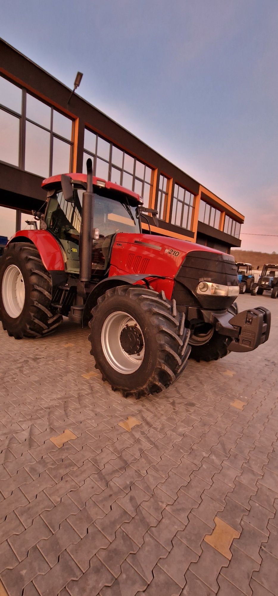 Трактор CASE 210 PUMA