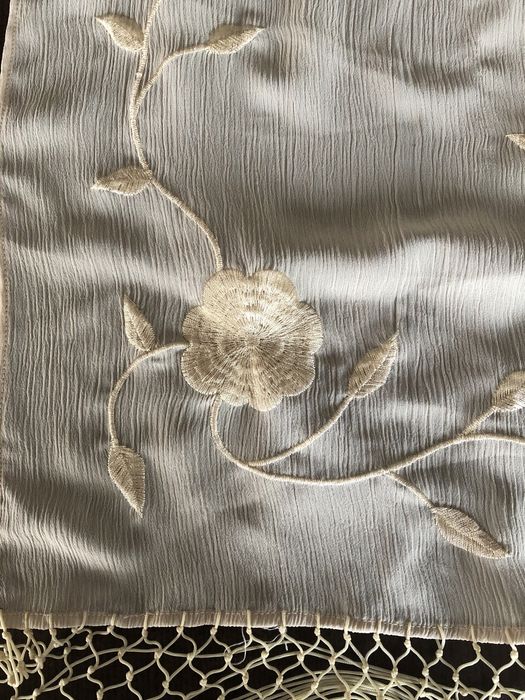 Écharpe/foulard bordada.