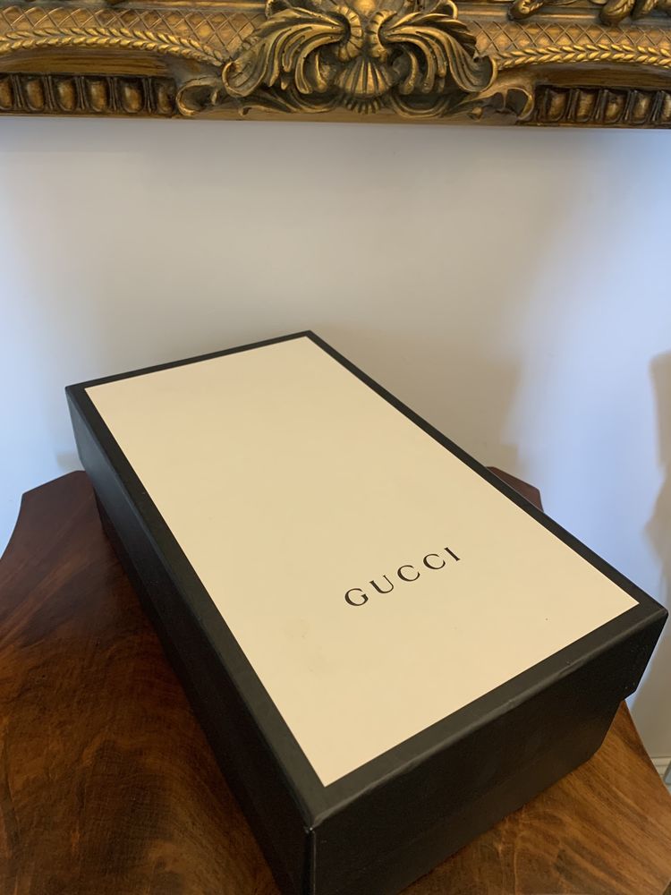 GUCCI piękne buty na obcasie , skóra , srebrne