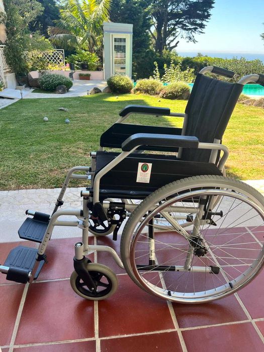 Cadeira de rodas Biort (cinza)