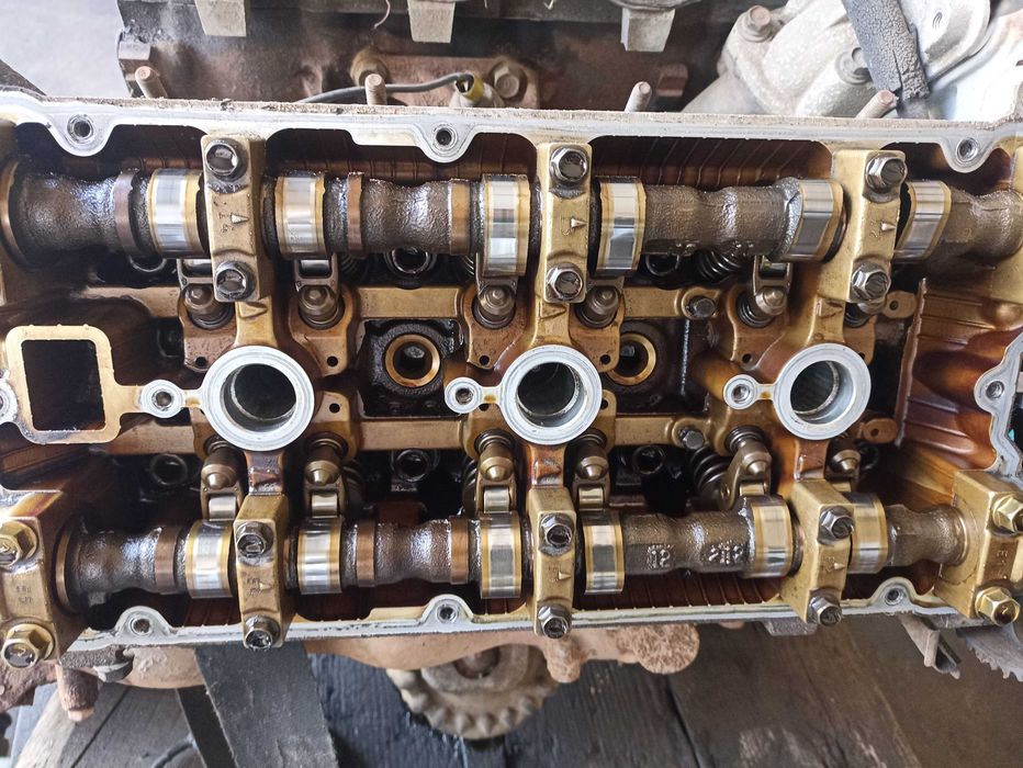 Głowica wałek rozrządu Hyundai Terracan KIA Sorento I 3.5 V6