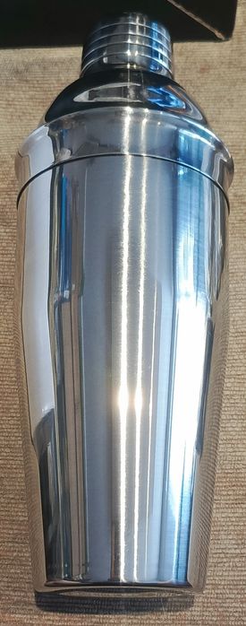 Duży zestaw barmański do robienia drinków  ze stali nierdzewnej.