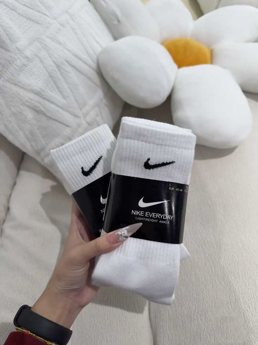 6 par skarpet Nike z czystego bawełny. Białe, długie, Rozmiar L/M