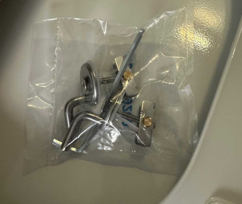 Tampa de sanita ROCA GAP BRANCO 650