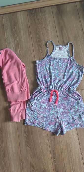 Krótki kombinezon i sweterek 146