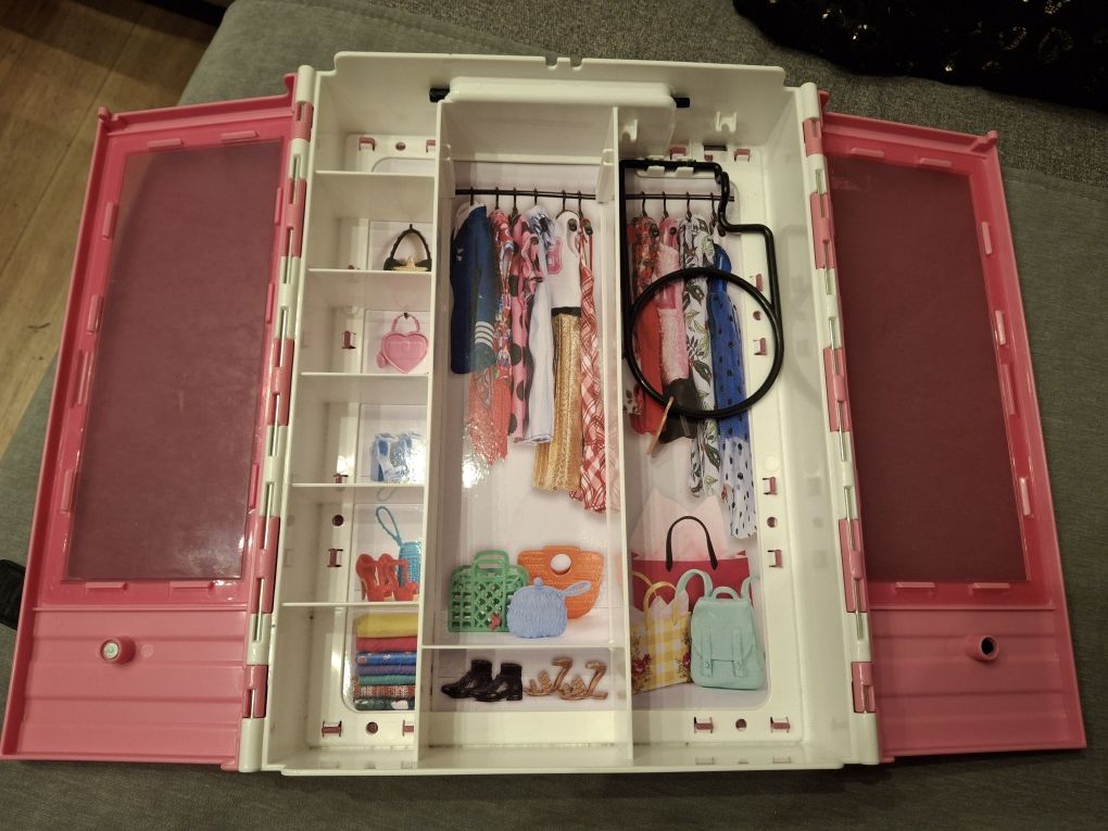 Szafa na ubrania Barbie Mattel