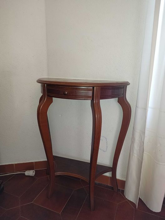 Móvel meia lua - mesa de apoio