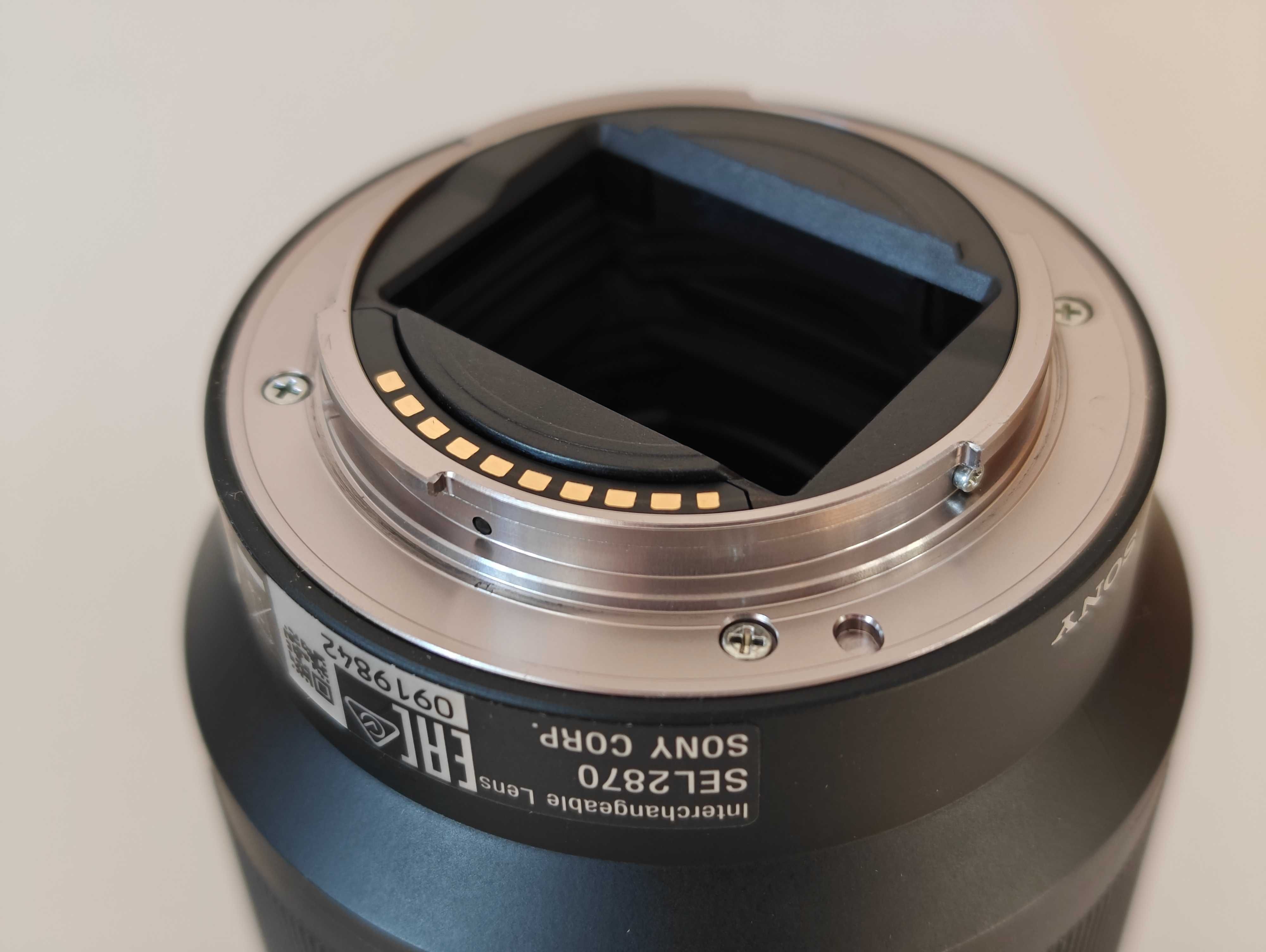 Sony FE 3.5-5.6 28–70mm OSS Lens