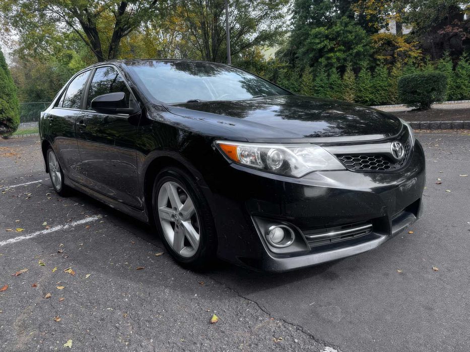 Toyota Camry SE Sport      2014