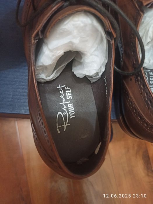 Чоловічі класичні туфлі 40 р.устілка 27,5 см З затемненню пяткою і нос