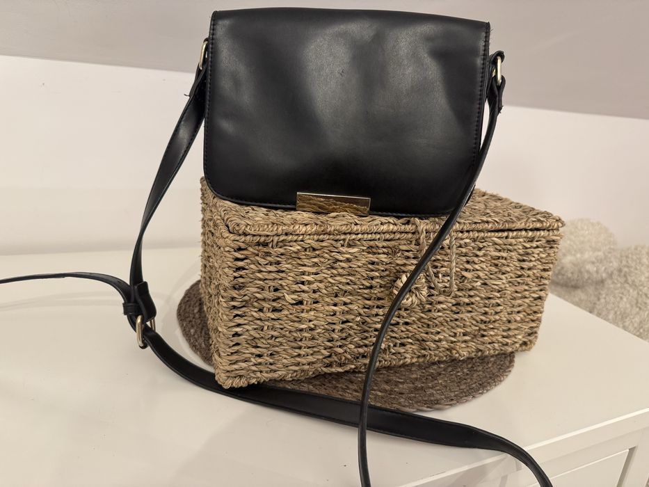 Torebka damska mala czarna na ramie