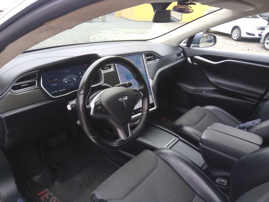 Tesla Model S 75D Dual Motor