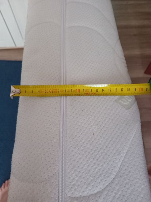 Łóżko jednoosobowe z materacem 90x200  i szufladą