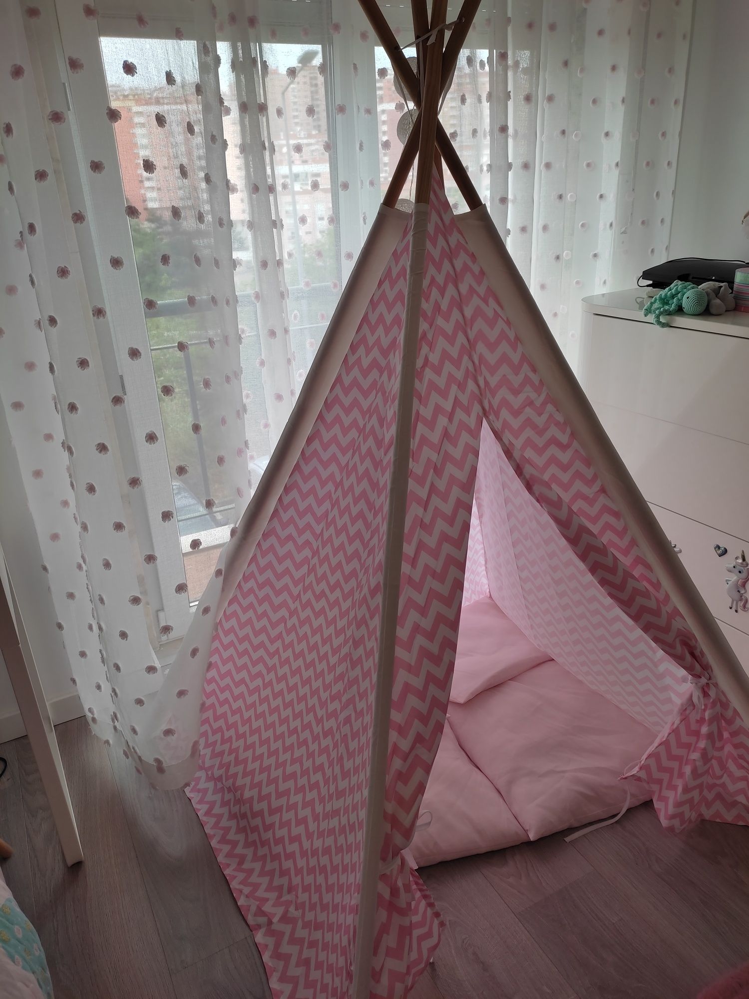 Tenda tipi menina