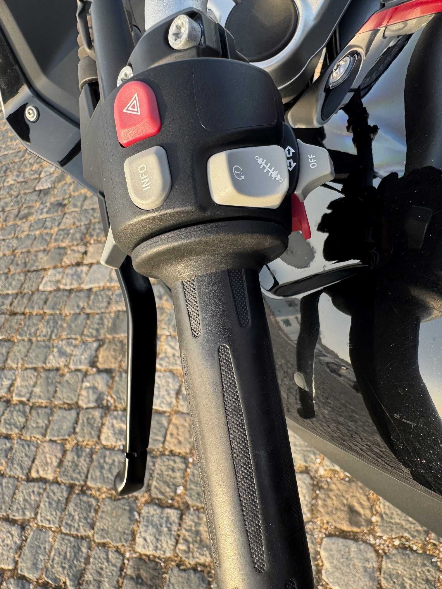 BMW F800GT (igual a nova)