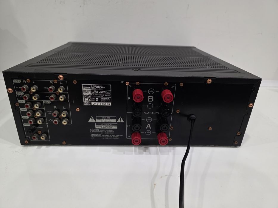 Ceniony wzmacniacz stereo Pioneer A-656.