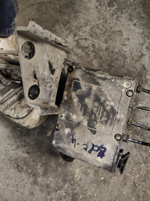 ABS golf 4 e centralina de motor 1.4 a gasolina .e motor limpa vidros