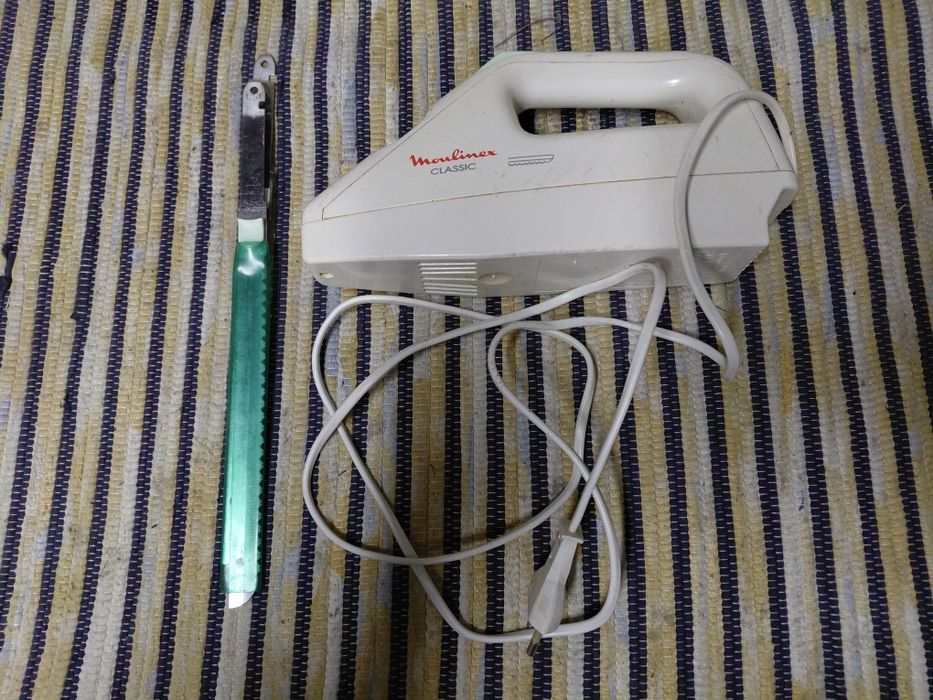 Faca elétrica em bom estado geral a funcionar