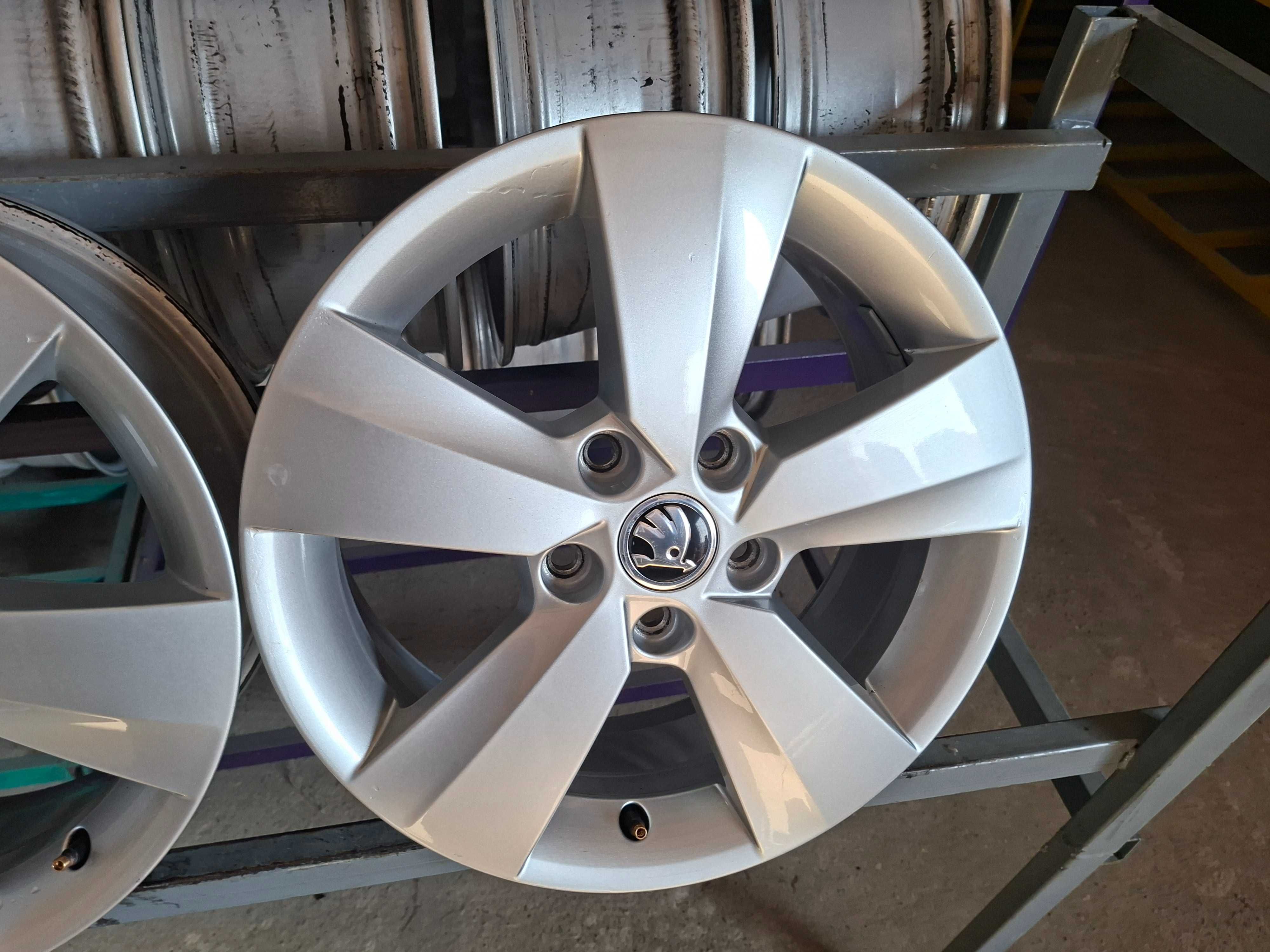 Оригінальні диски Skoda 5/112 R16 6J ET48    5EO 601 025BL.