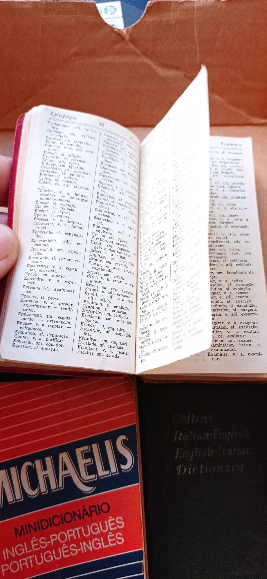 Dicionários antigos formato de bolso e Lilliput, em bom estado