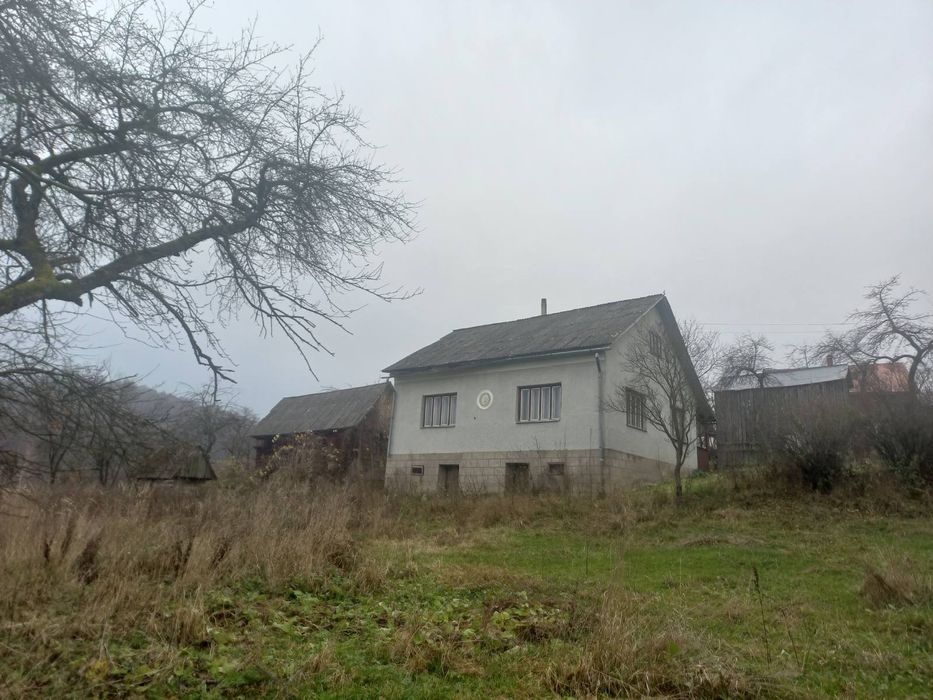 Будинок в Закарпатті + участок!
