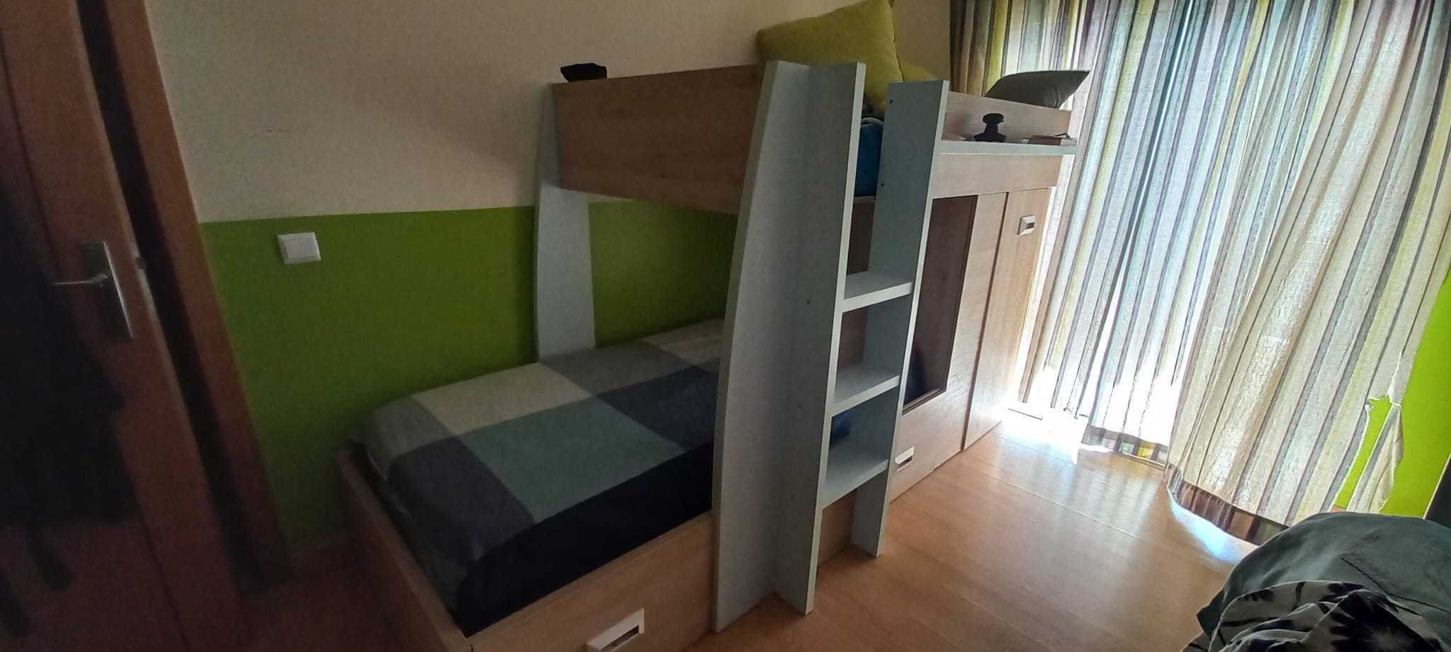 Cama Beliche com arrumação