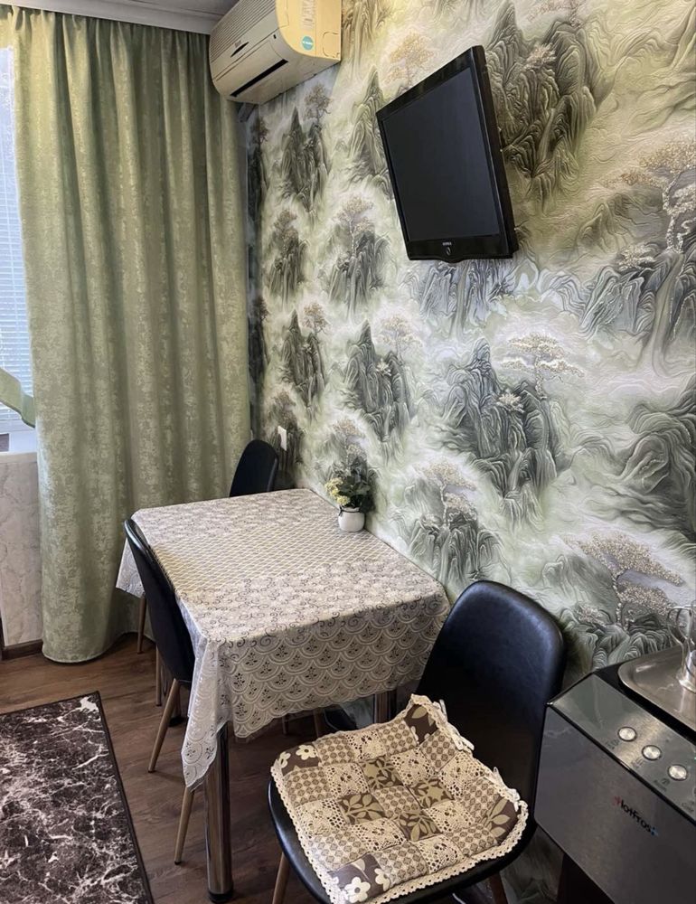 Продам 1к квартиру на Кирова. Поля