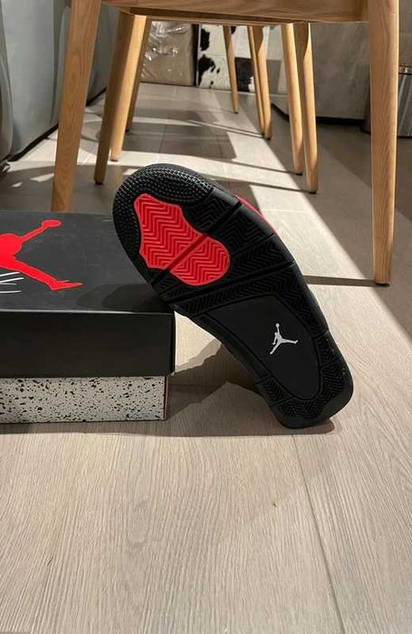 Buty biegania Jordan 4 RetroRedThunder R.40