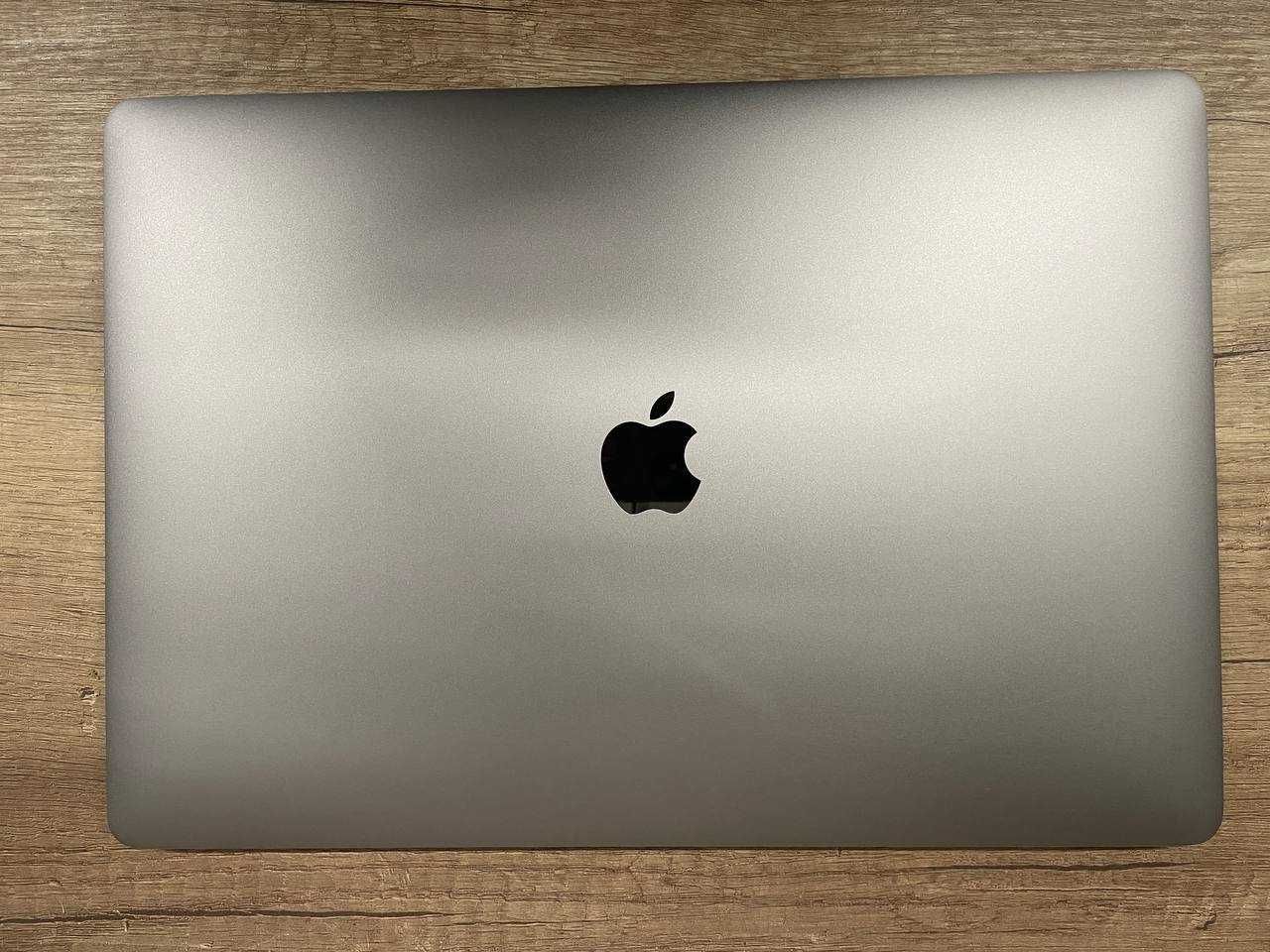 MacBook Pro A1707 15" 2017 i7/16Gb/256 Gb SSD/ Radeon Pro 555 2Gb