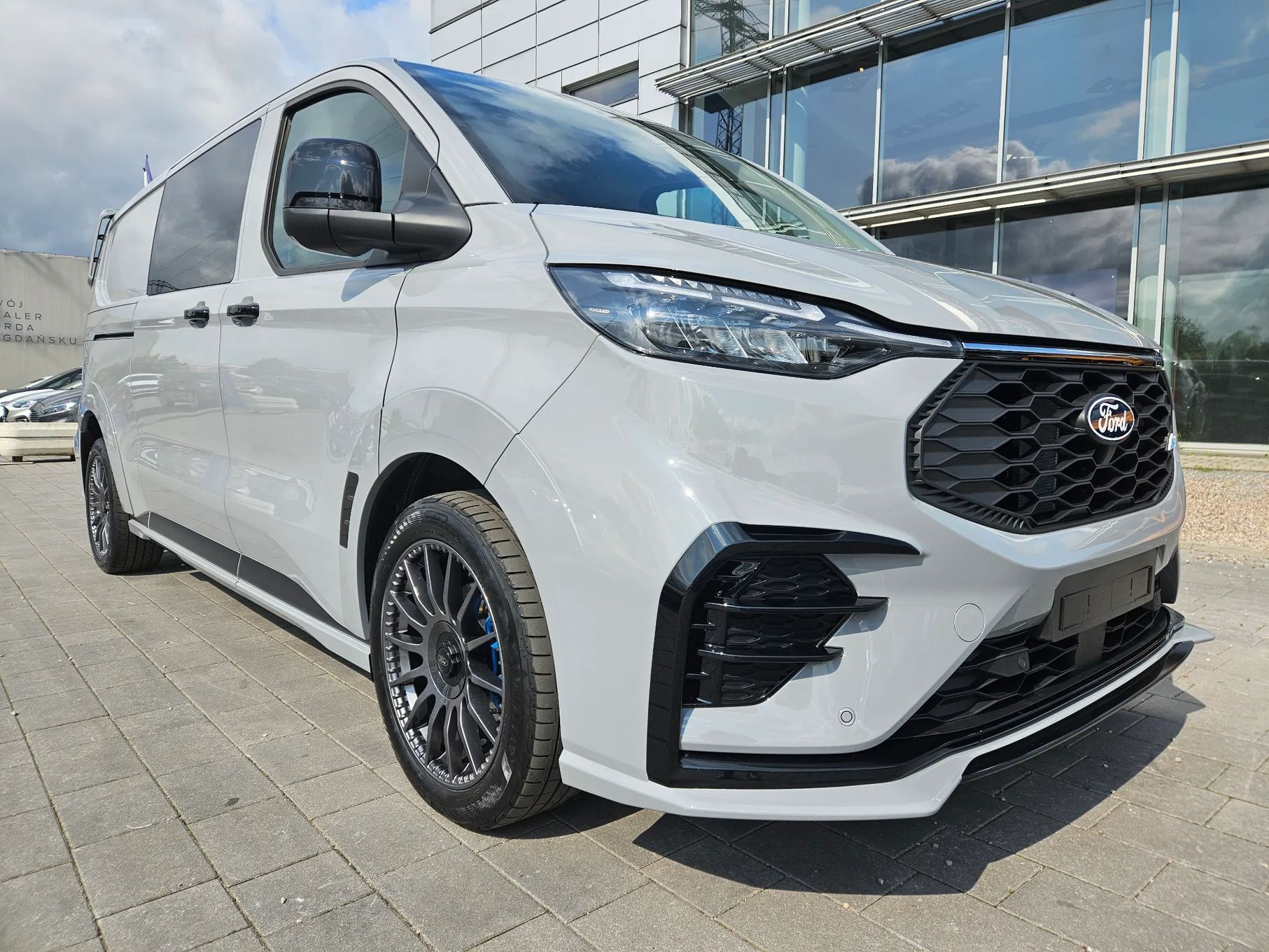 Ford Transit Custom  Ford Transit Custom Van brygadowy 5 osobowy / MS-RT / Od ręki / 2025