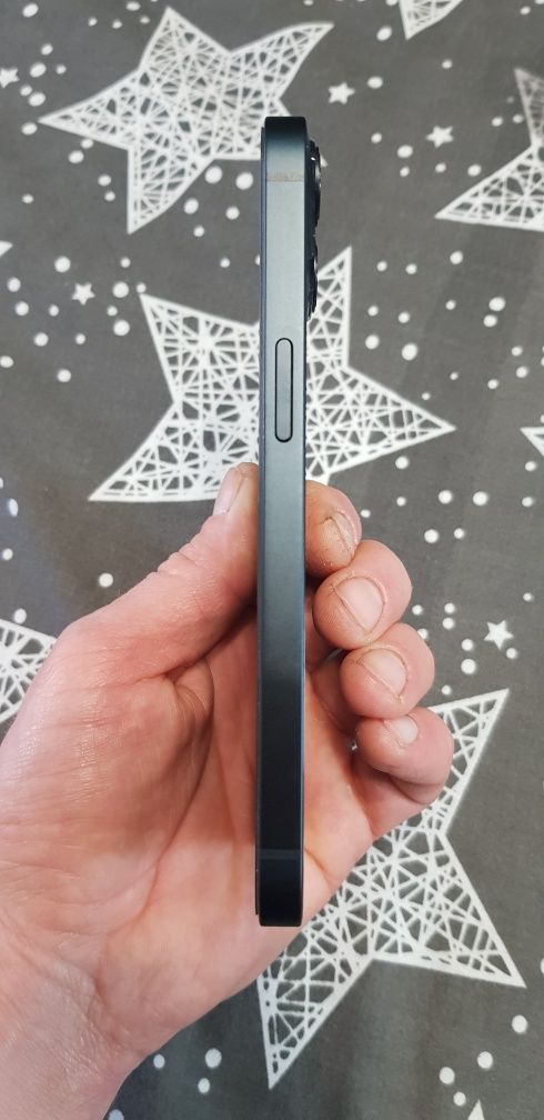 iPhone  13 128          .