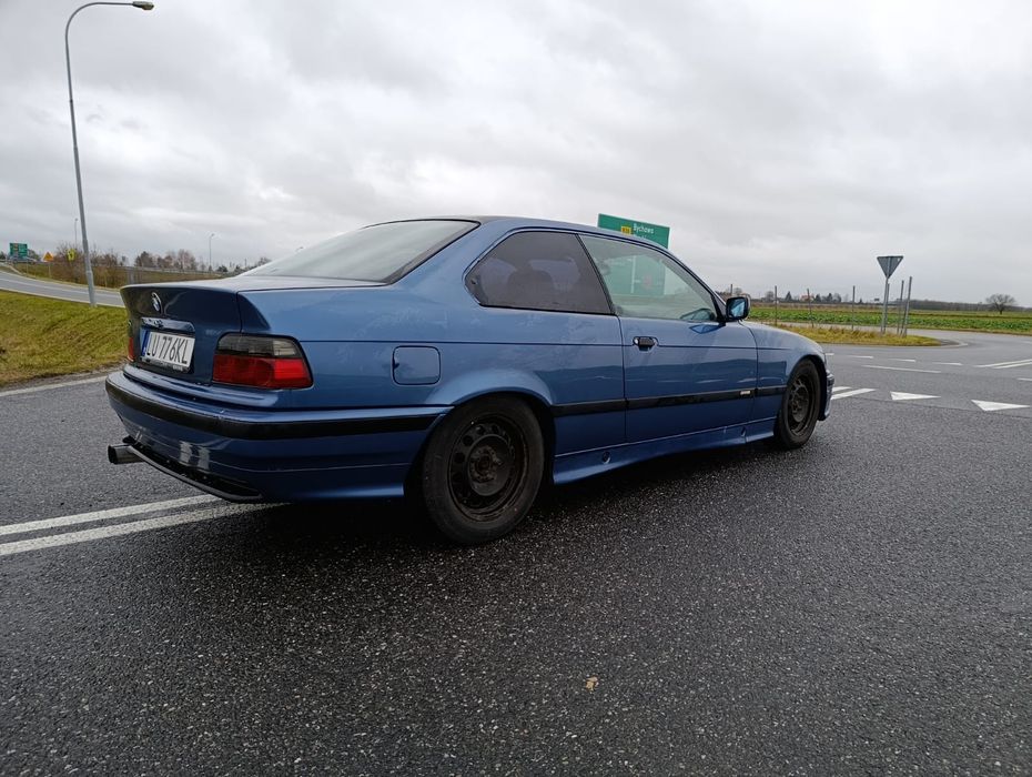 Ładna E36 coupe .