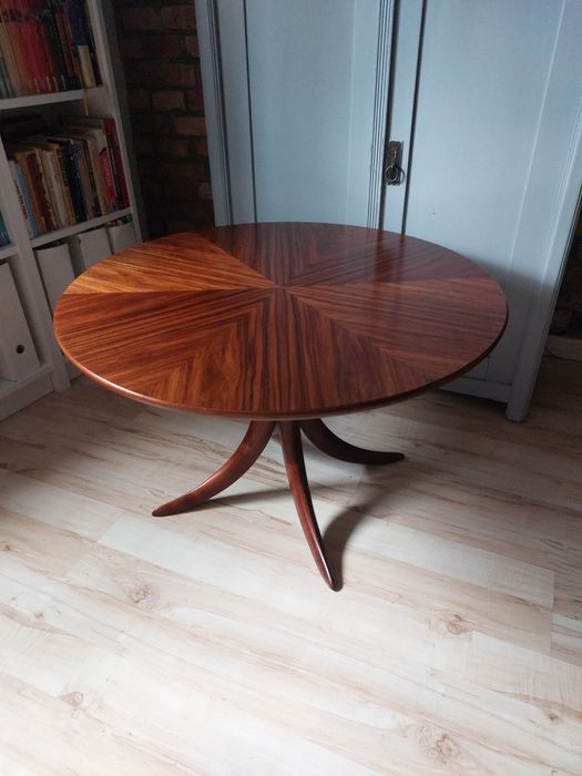 stolik kawowy marki Alma Niemcy palisandrowy drewniany vintage okrągły