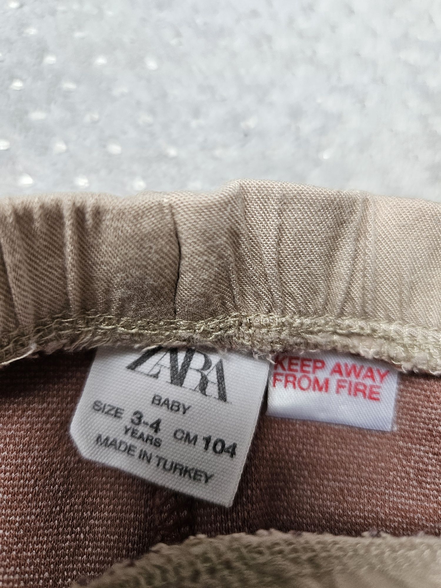 Spodnie legginsy Zara 104