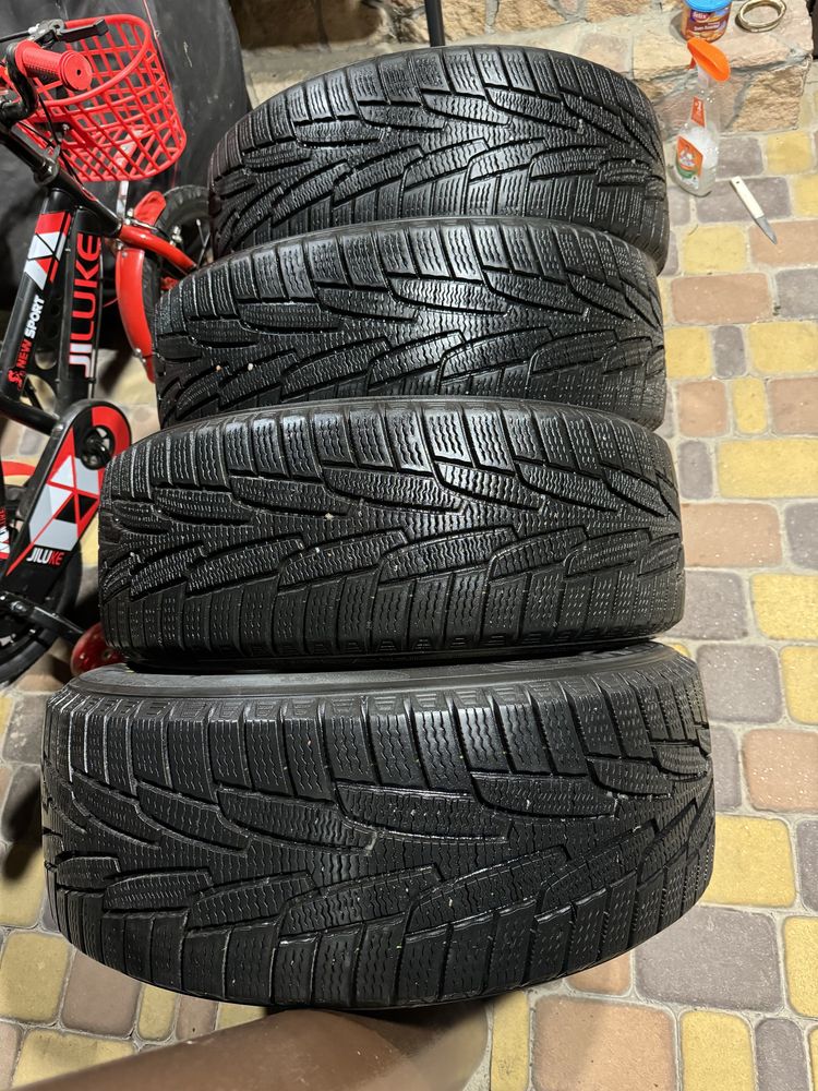 Зимняя резина 215/55R17 Kumho