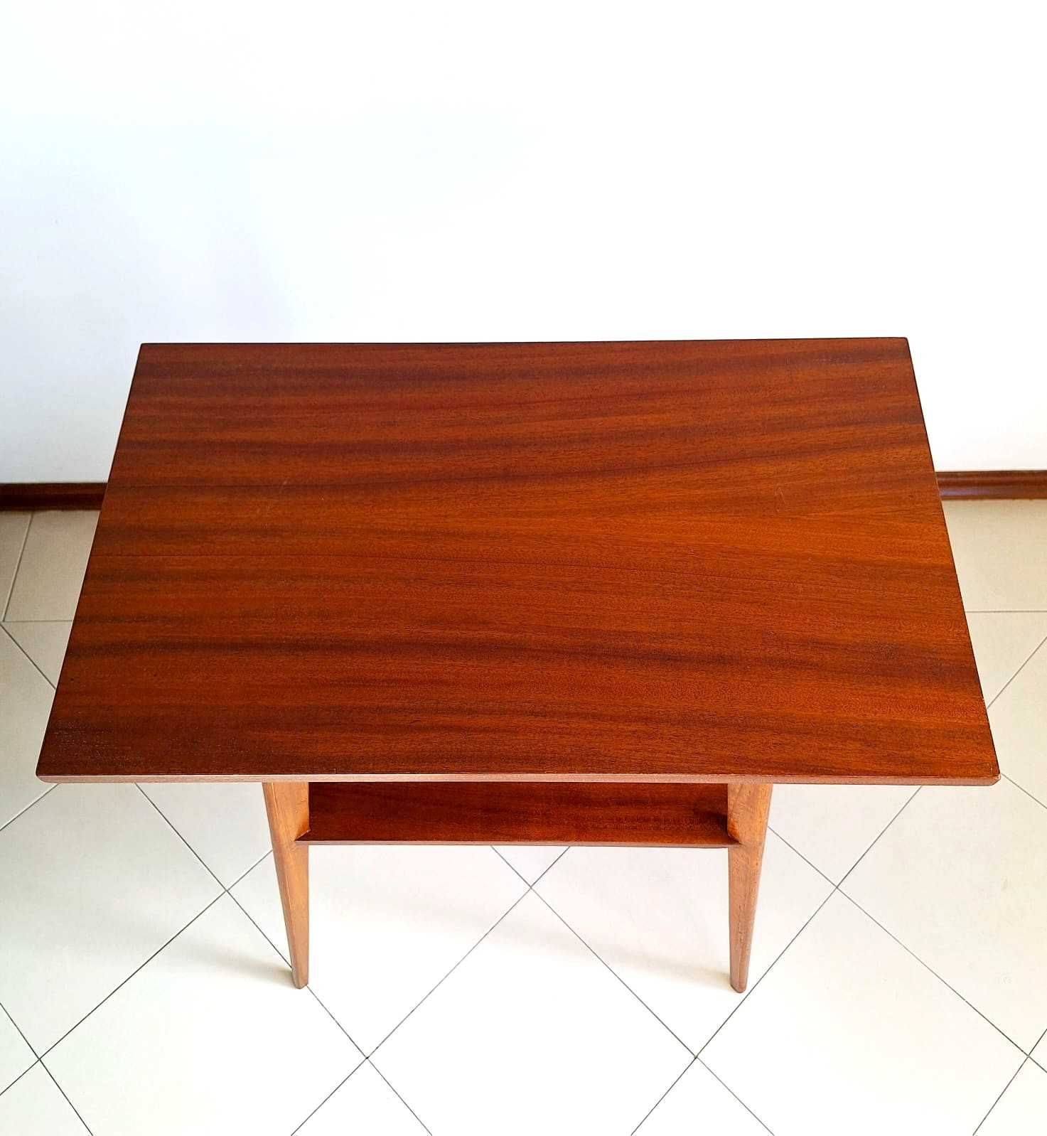 Mesa de apoio / TV / Lateral, vintage 60s. Side table / TV 60s