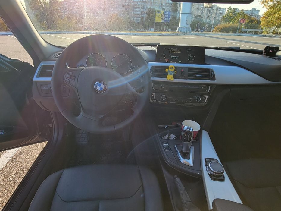 Продаю BMW F30 /2016