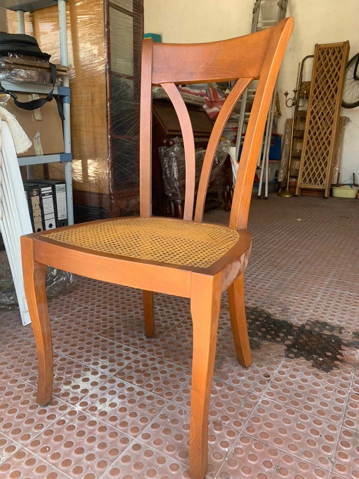 Mesa em cerejeira com 6 cadeiras de palhinha