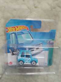 Sprzedam model hotwheels TH golf mk1 wraz z protektorem