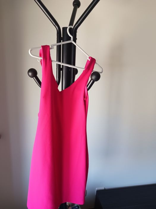 Vestido rosa fluorescente