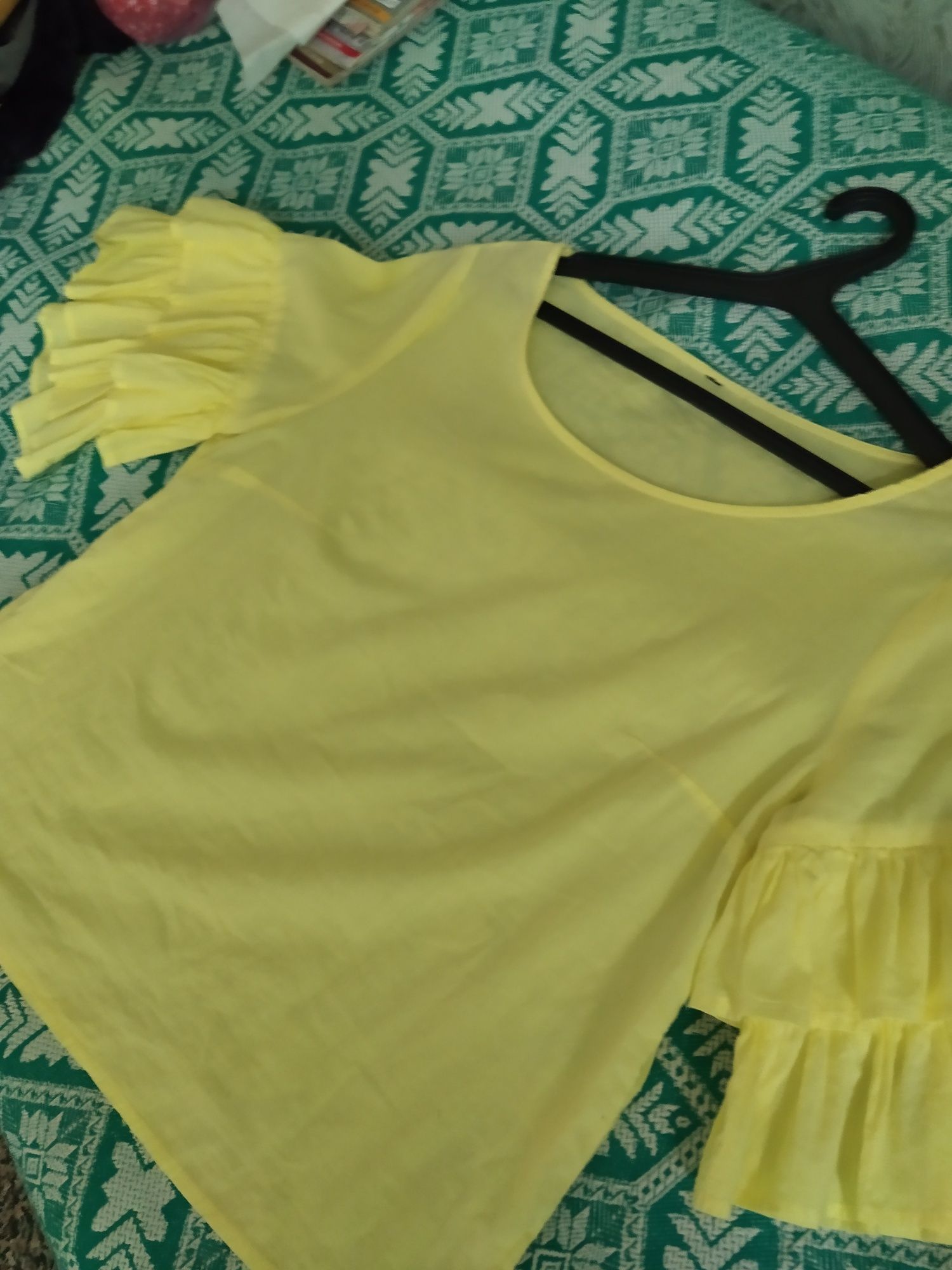 Лёгкая,летняя блузка,  х.б. жёлтого цвета,как солнышко,разм.48-50 укр.