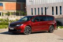Chrysler Pacifica 7 osób / 3.6 / BOGATA opcja