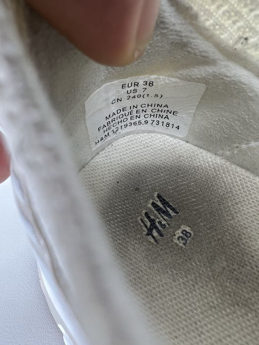 жіночі кросівки 38р. H&M біло-бежевого кольору. Їх можна