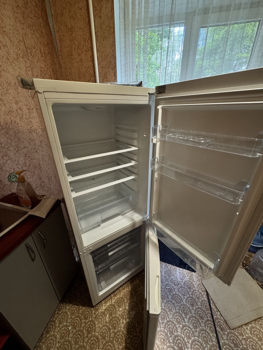 Холодильник в ідеальному стані