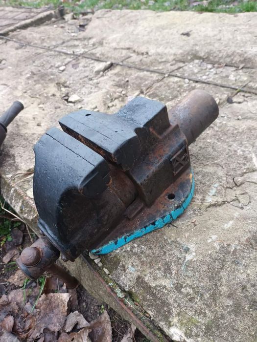 Продам тиски в отличном состоянии